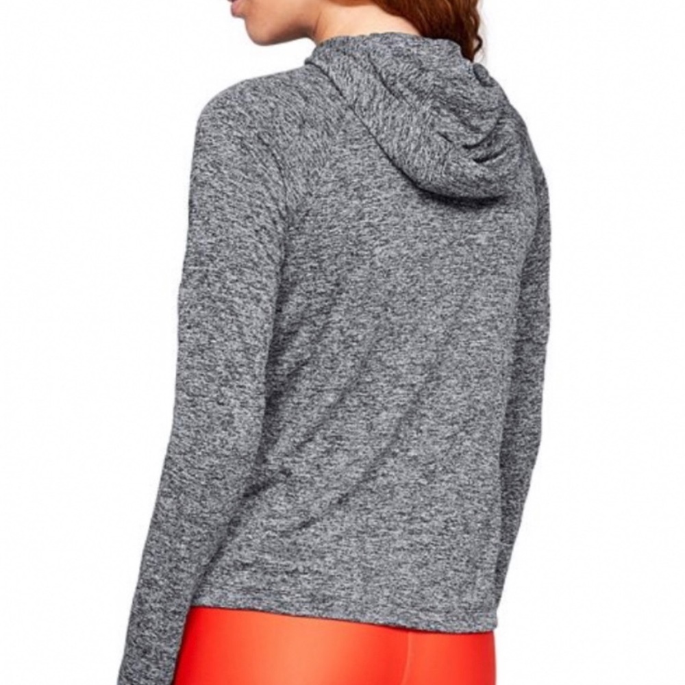 Woman’s Under Armour gray dry fit pull over Sz Medium - Picture 2 of 8